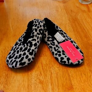 Isaac Mizrahi Leopard print slippers